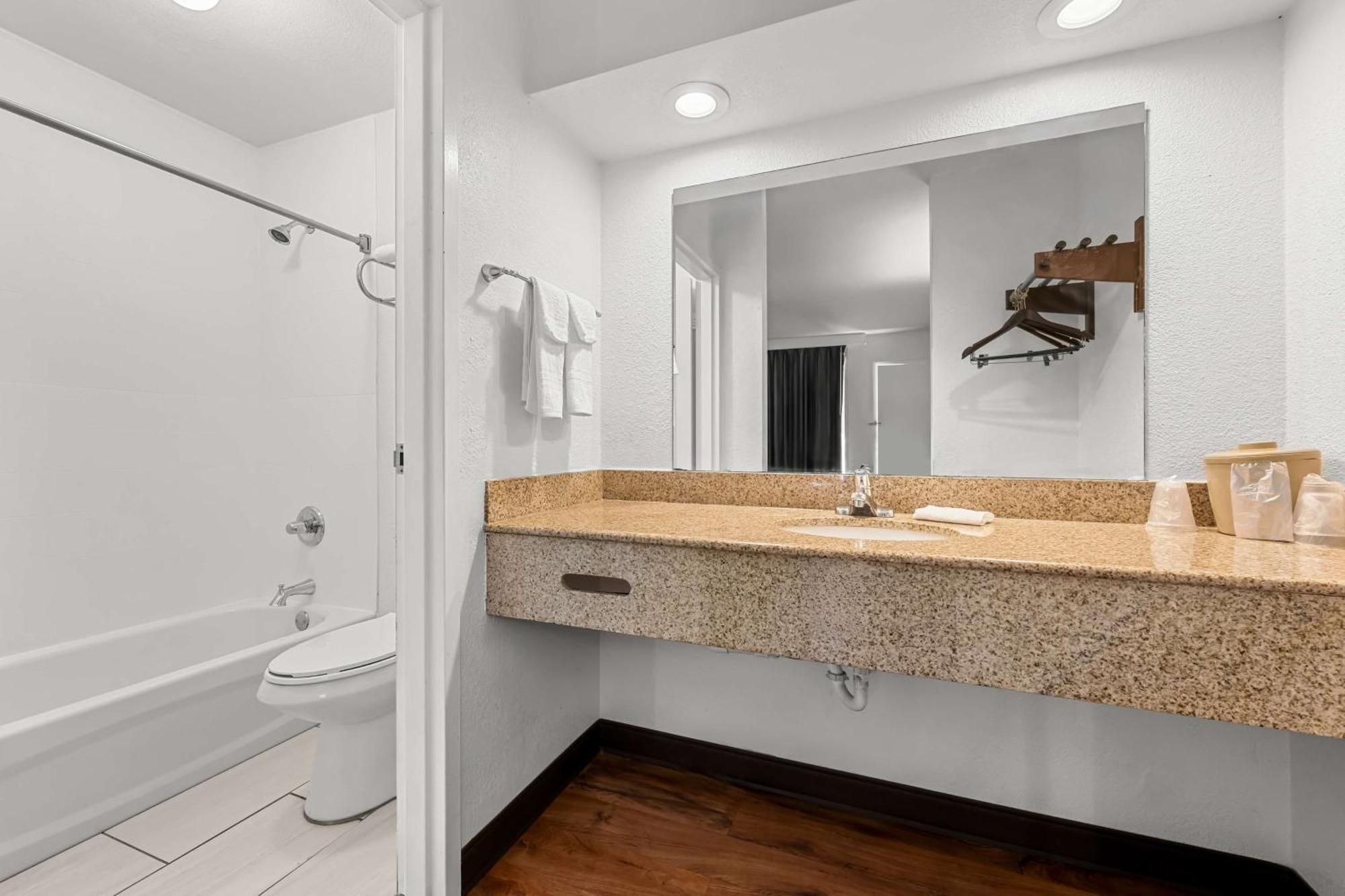 Americas Best Value Inn Hamilton Extérieur photo